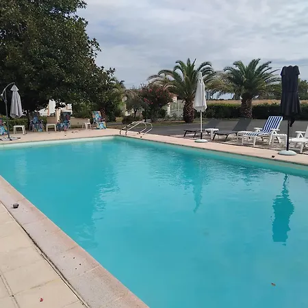 Chalé Avec Piscine Partagee