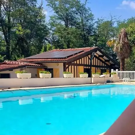 Avec Piscine Partagee